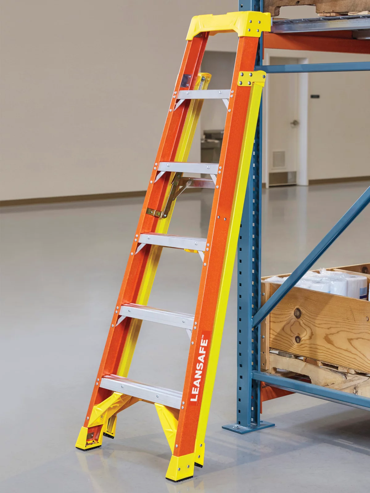 Fiberglass Leaning Step Ladders